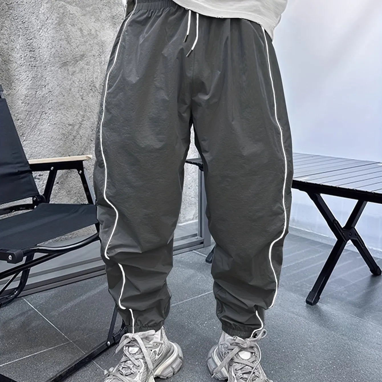 Men's bamboo fibre casual sports pants in loose cropped length with high elasticity