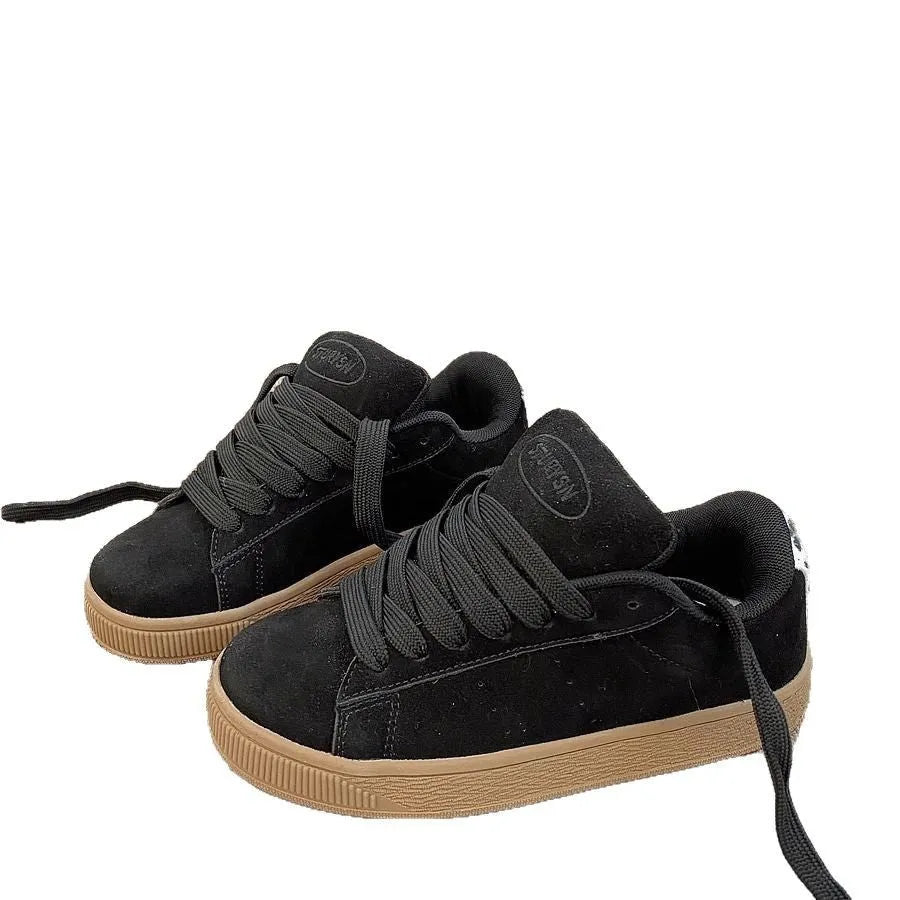 Black retro low-top sneakers with waterproof platform sole and artificial PU upper