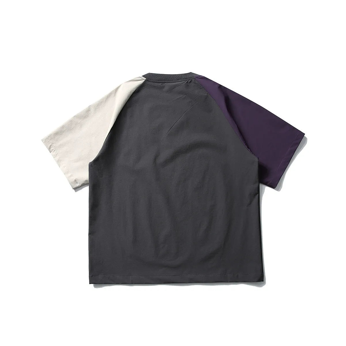 Dark grey men's T-shirt with raglan sleeves and contrast colour detailing