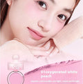 Can powder blusher mud compact with shimmer finish in nude blush colours