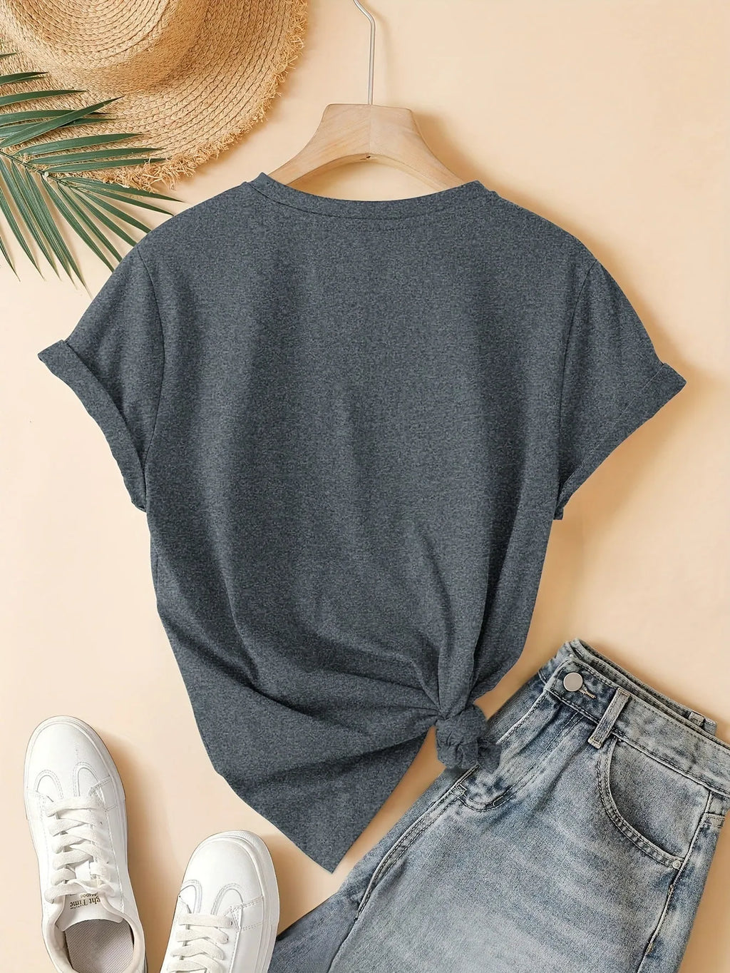 Chinese style art retro graphic print on a women's pure cotton short sleeve round neck T-shirt.