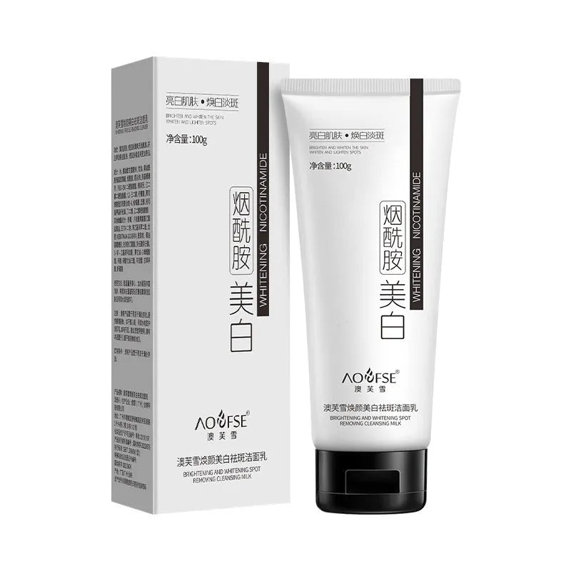 100ml whitening freckle removing facial cleanser in white packaging for universal male female use