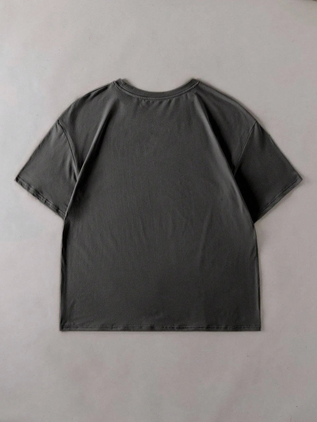 Straight cut cotton summer t-shirt in various colours with short sleeves and round neck