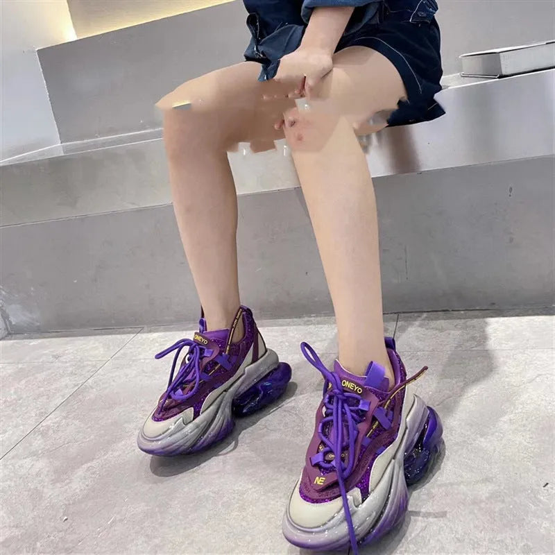 Women's green leather casual sports shoes with jelly detailing and white cross-tie lacing