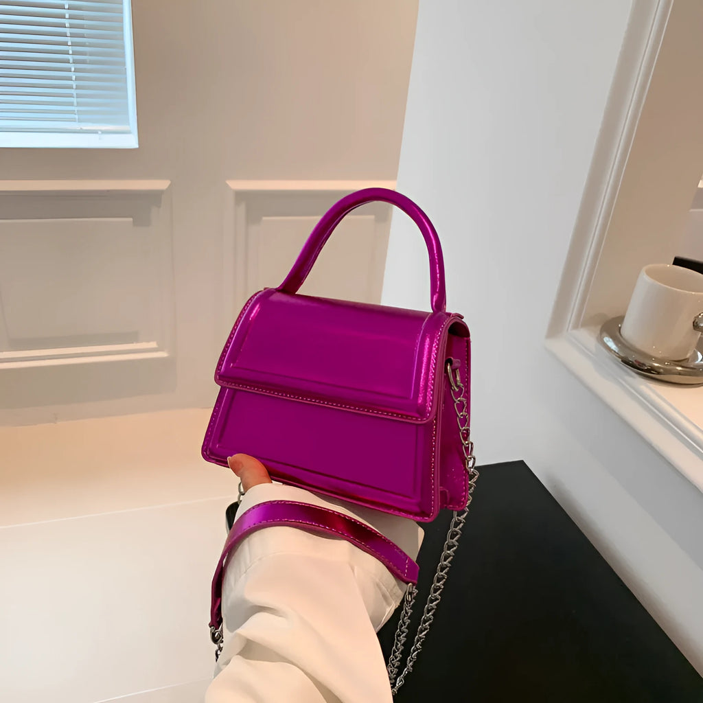 Retro shoulder crossbody bag in horizontal square shape with sewing line detail
