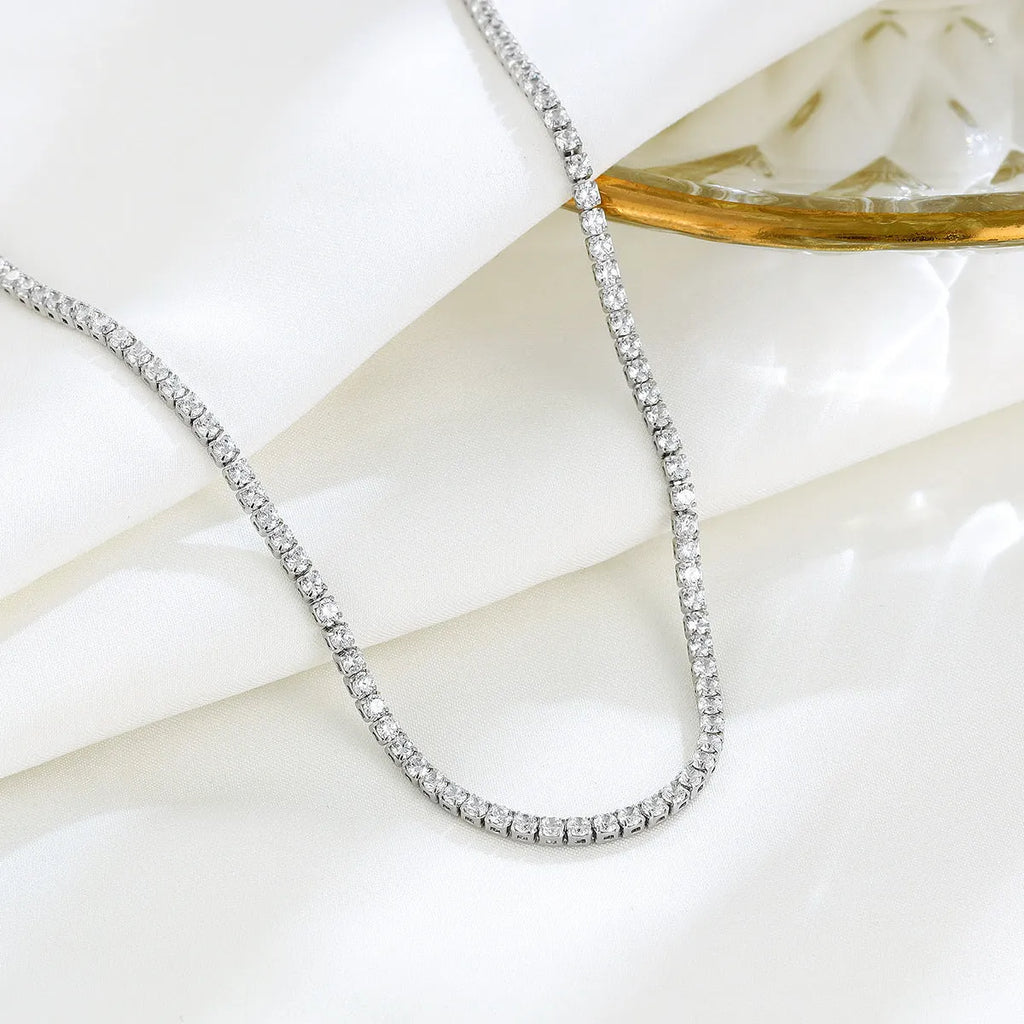 Women's sterling silver necklace with round pendant made from 925 silver