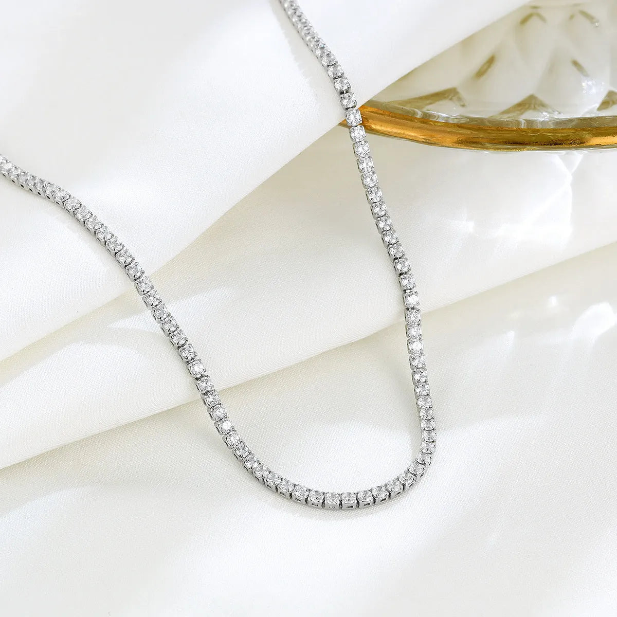 Women's sterling silver necklace with round pendant made from 925 silver