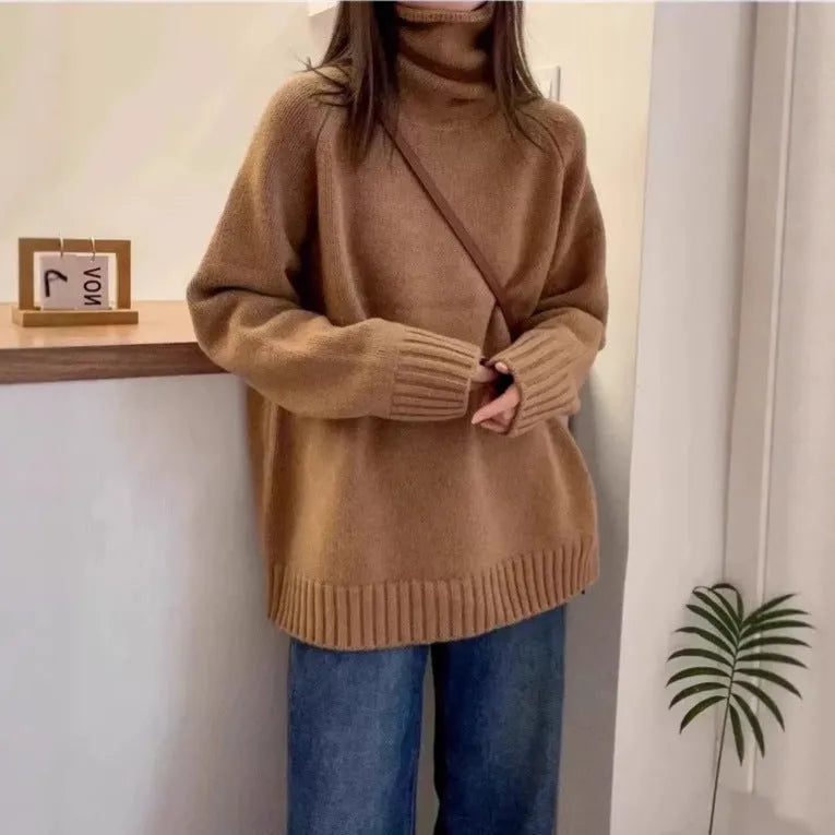 Women's loose turtleneck sweater with thick curling pile collar in polyester mesh fabric