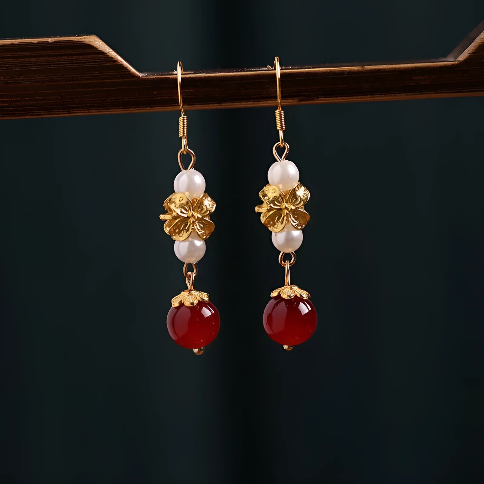 Vintage court style Han cheongsam antique earrings with geometric shape in retro colour