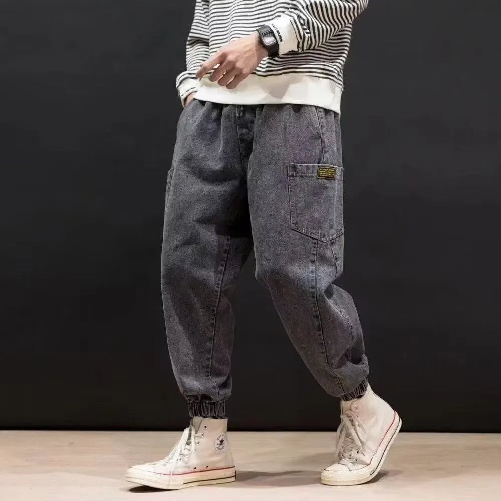 Men's mid-waist straight-leg cargo jeans in blue and gray polyester denim blend