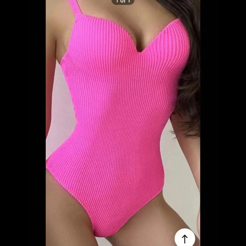 Women's one-piece swimsuit with stripe detailing in polyester fabric for swimming