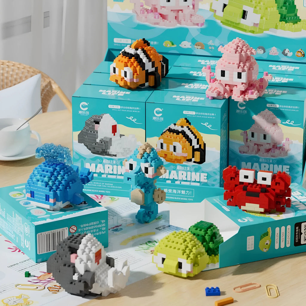 Marine small creature building blocks set of 12 plastic diamond particle models in colour box