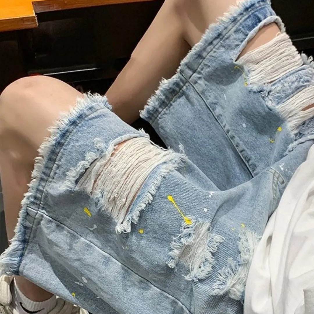 Men's loose fit water washed hole denim shorts in black and light blue colours