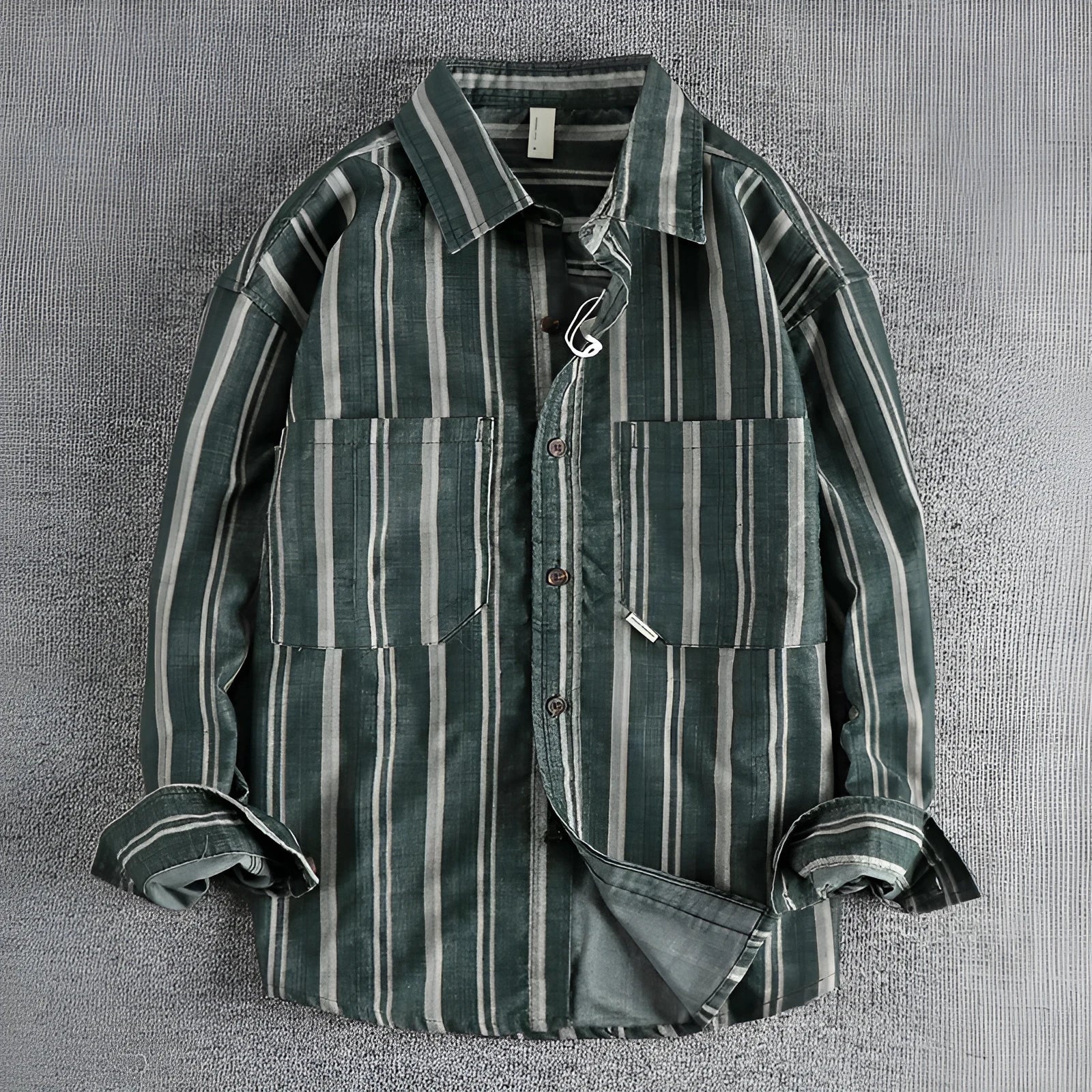 Men's vintage striped casual shirt in loose Japanese retro style with long sleeves