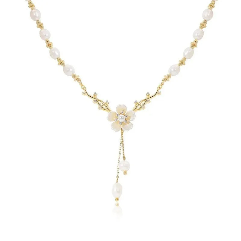 Alloy fashion neck chain with pearl floral decoration and rose motifs