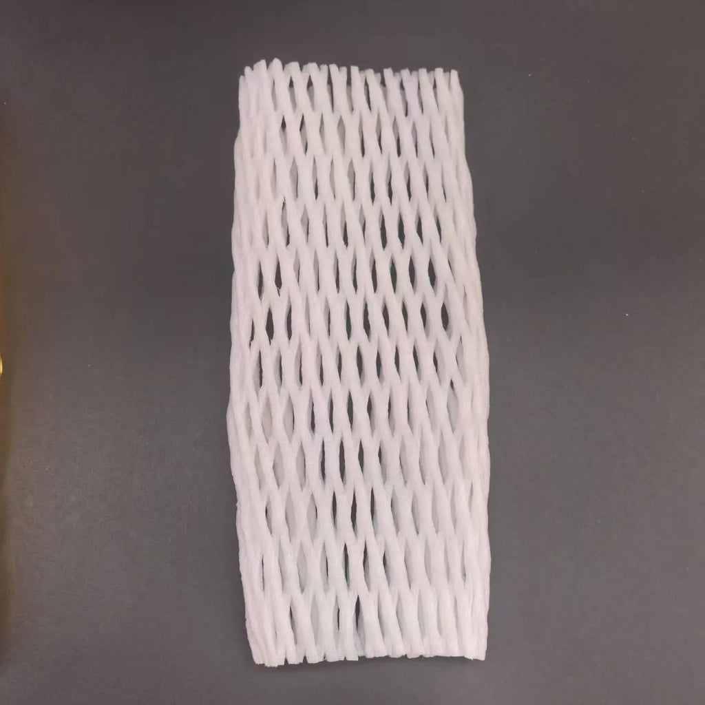 White foam net shockproof protective cover for fruit such as apples and peaches.