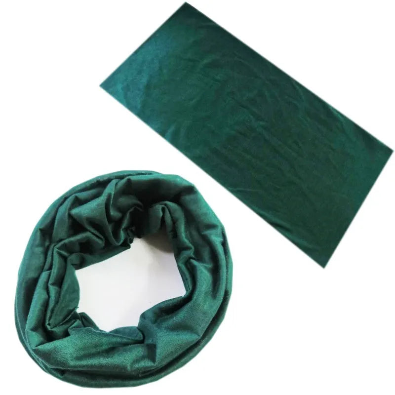 Seamless polyester headscarf for outdoor sports in a choice of colours.
