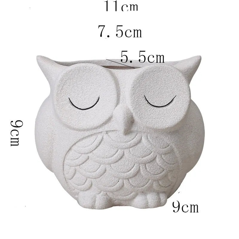Handmade ceramic owl succulent pot in light pink with 11x9x9cm dimensions