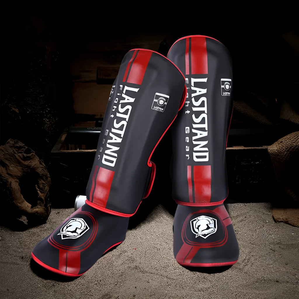 Sanda latex boxing training leggings with instep cover in black and gold, rubber and PU construction