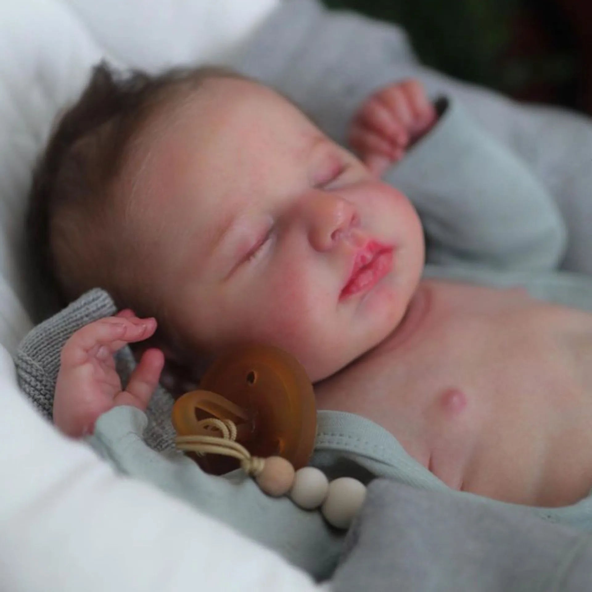 19-inch reborn Loulou silicone baby doll 49cm height realistic detail