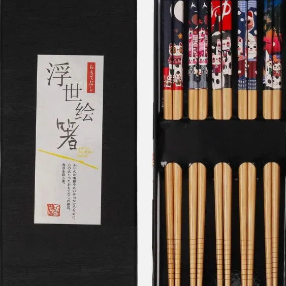 Five pairs of Japanese-style bamboo chopsticks with cartoon patterns in gift box packaging