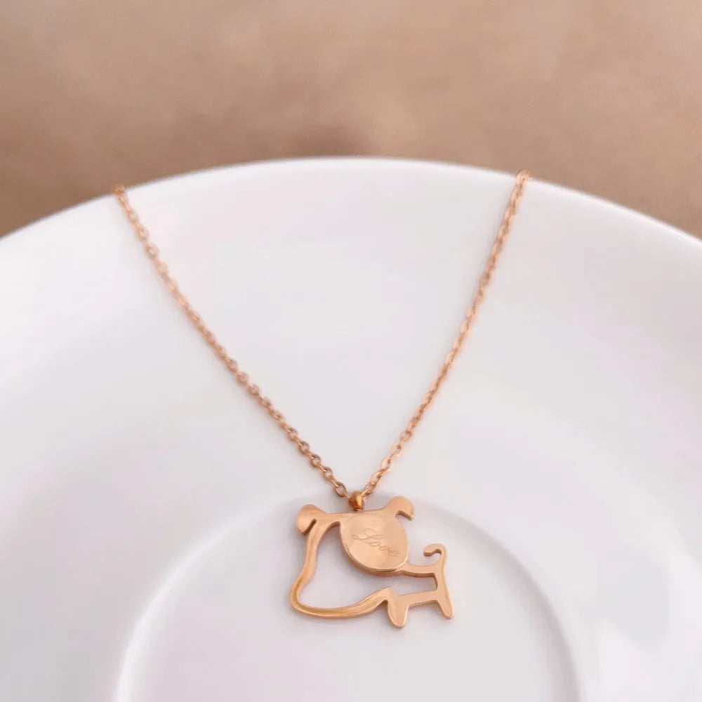 Rose gold titanium steel clavicle chain necklace with geometric line pattern and electroplated non-fade finish