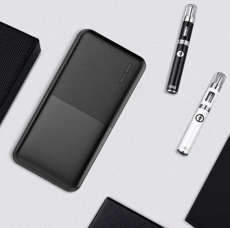 20000 mAh polymer lithium ion power bank with multi-USB ports, black plastic shell, 140x69x26mm