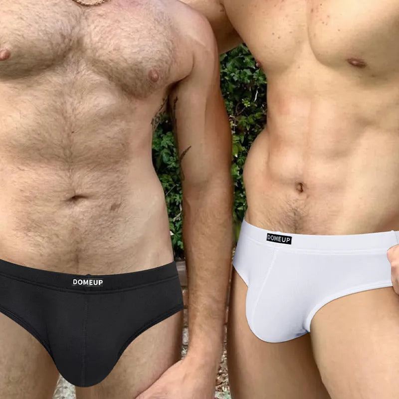 Men's solid colour low waist seamless briefs in breathable polyester fabric