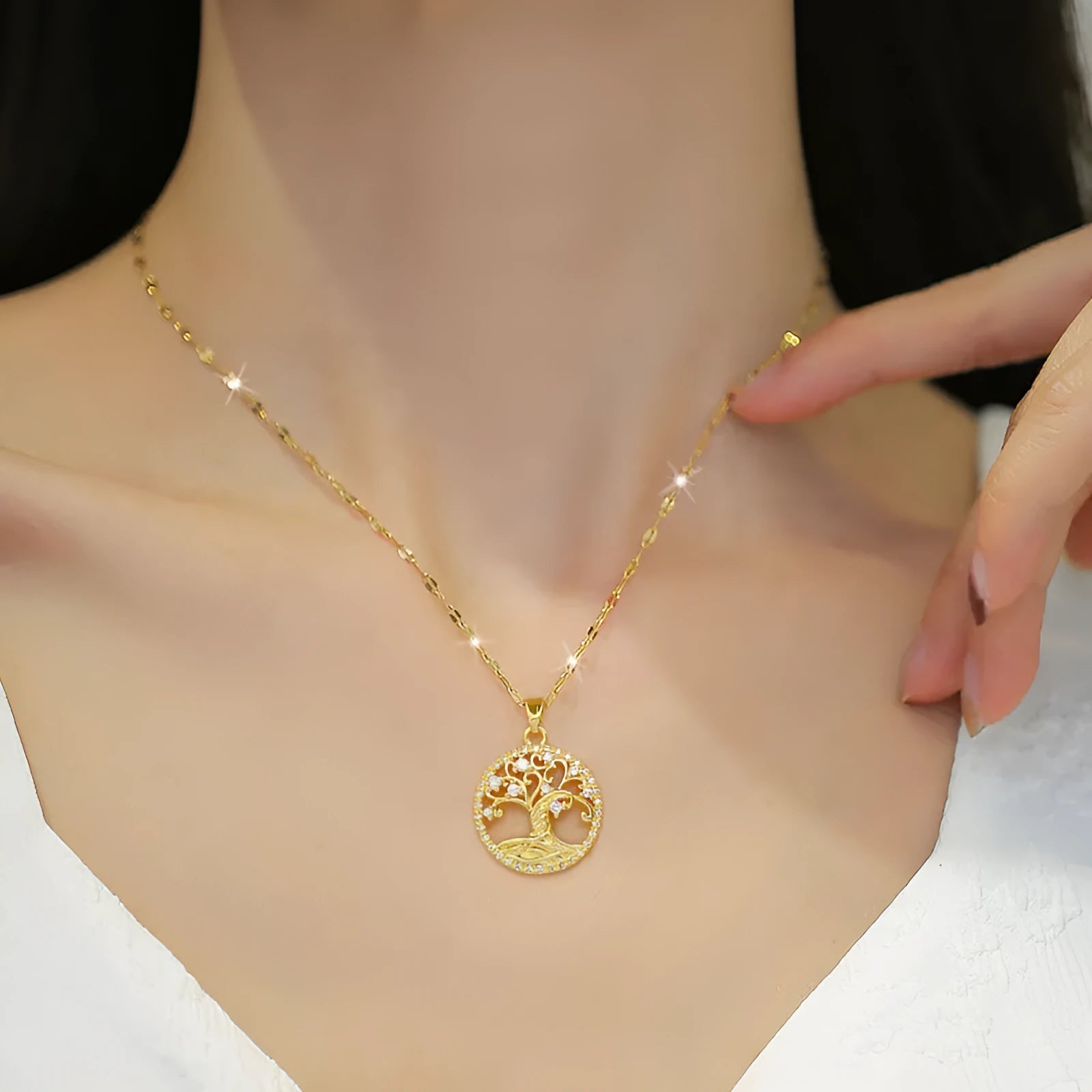 Gold-plated cross necklace with rhinestone lucky tree design and mother pearl shellfish pendant on adjustable chain