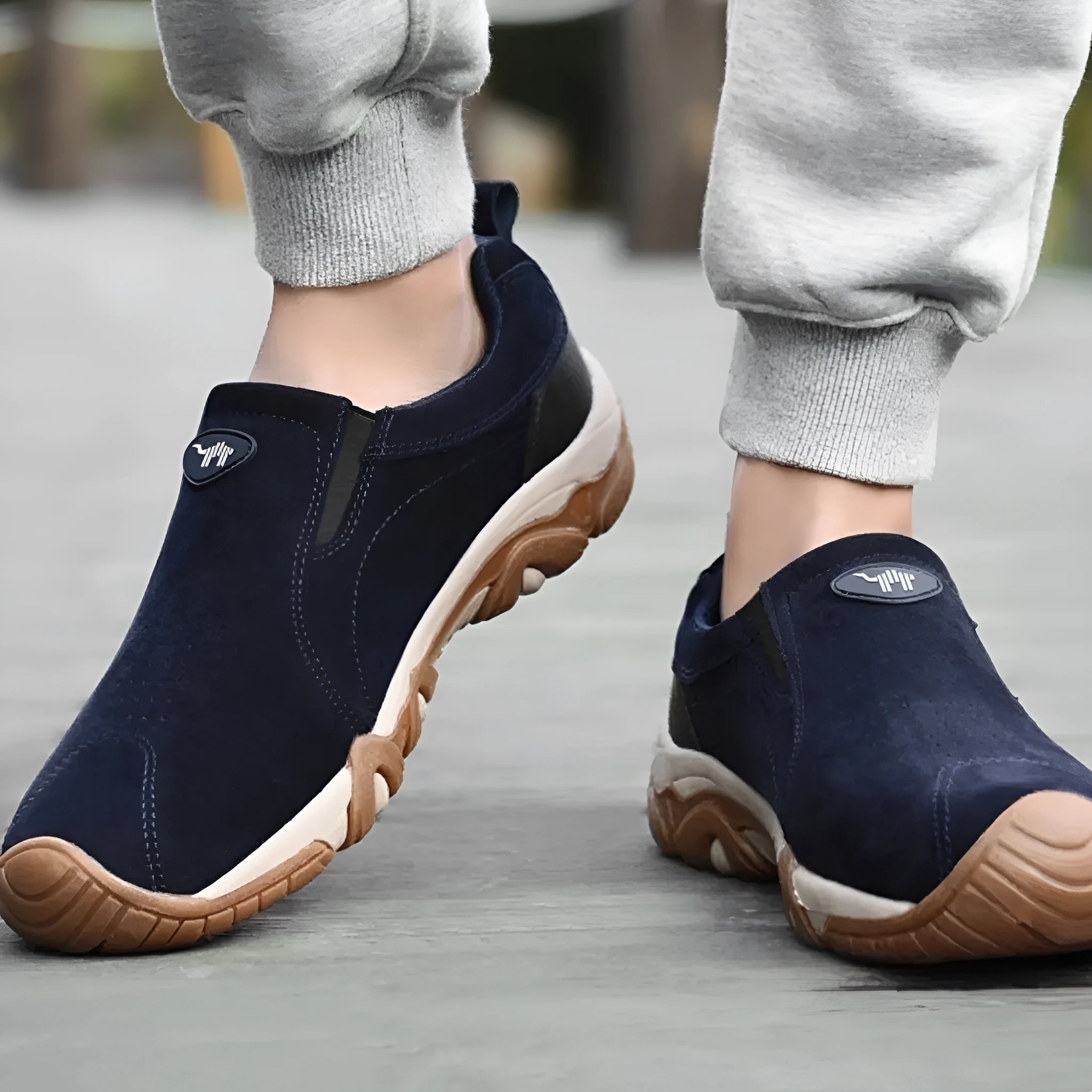 Men's suede outdoor sports casual shoes, low-top, round toe, rubber sole, breathable mesh lining, available in black, gray, dark blue, khaki