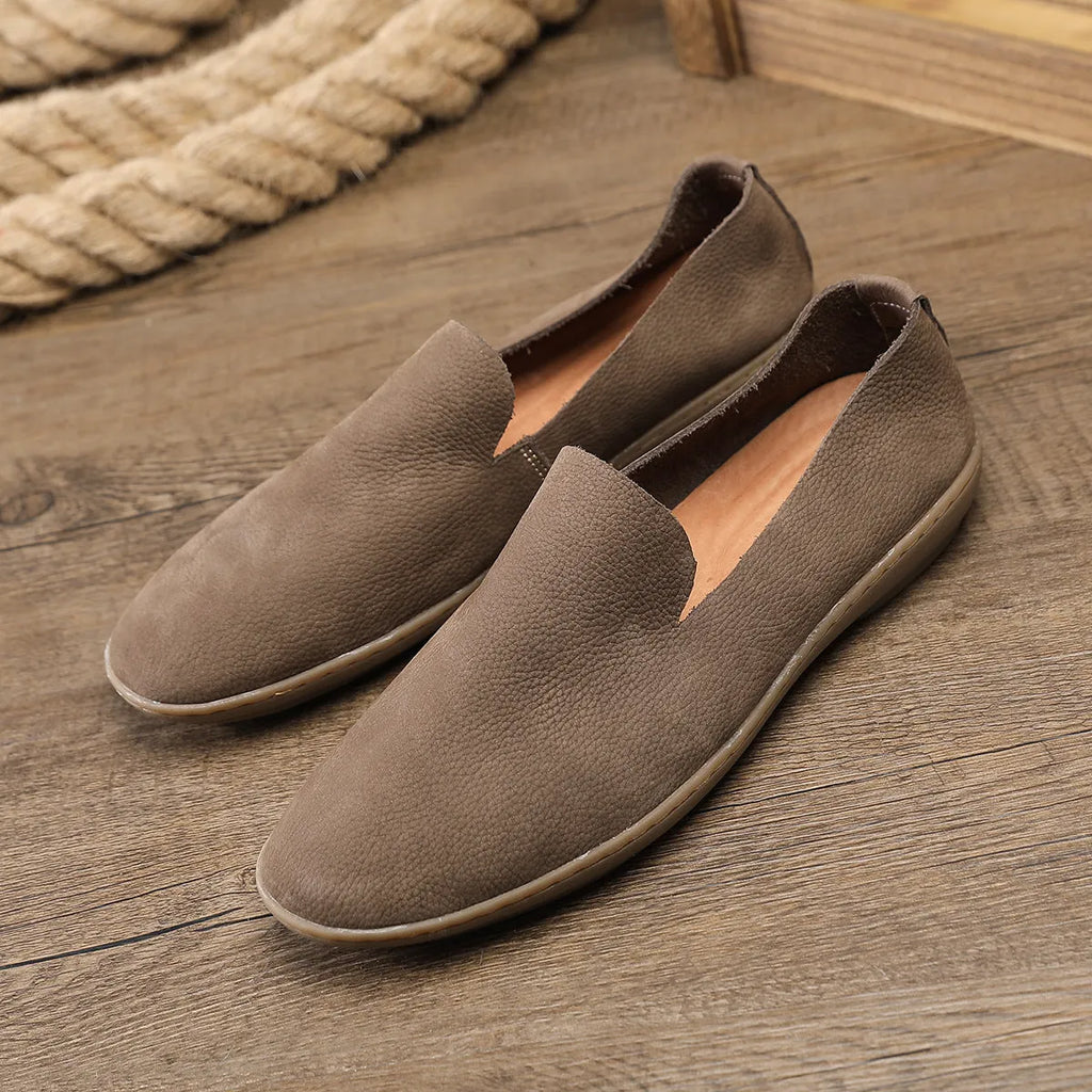 Handmade men's low-top casual shoes in khaki and grey with a cowhide lining and rubber sole.