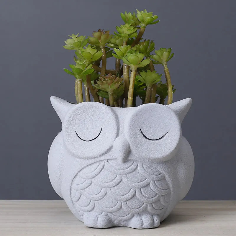 Handmade ceramic owl succulent pot in light pink with 11x9x9cm dimensions