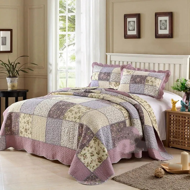 Pure cotton quilted bedspread three-piece set in bedspread style with matching pillowcases.