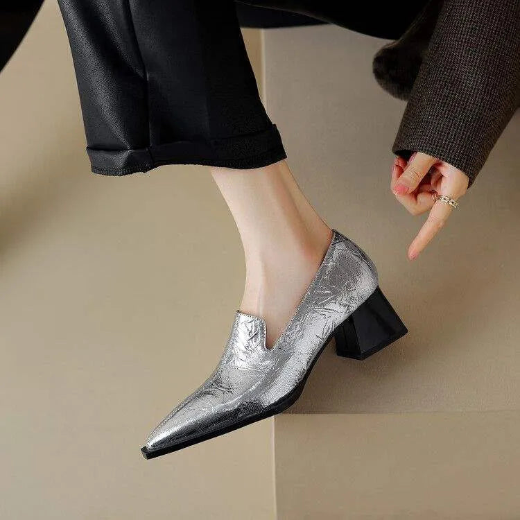 Women's solid colour pointed deep mouth kitten heel shoes with low heel and mid-top shaft