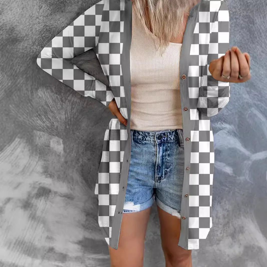 Women's long plaid cardigan coat in loose knitted construction with contrast colour pattern