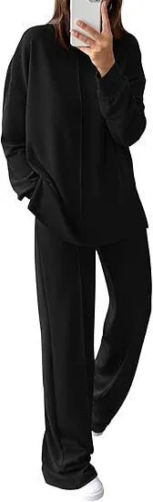Women's polyester long-sleeve jogging suit in green with matching trousers