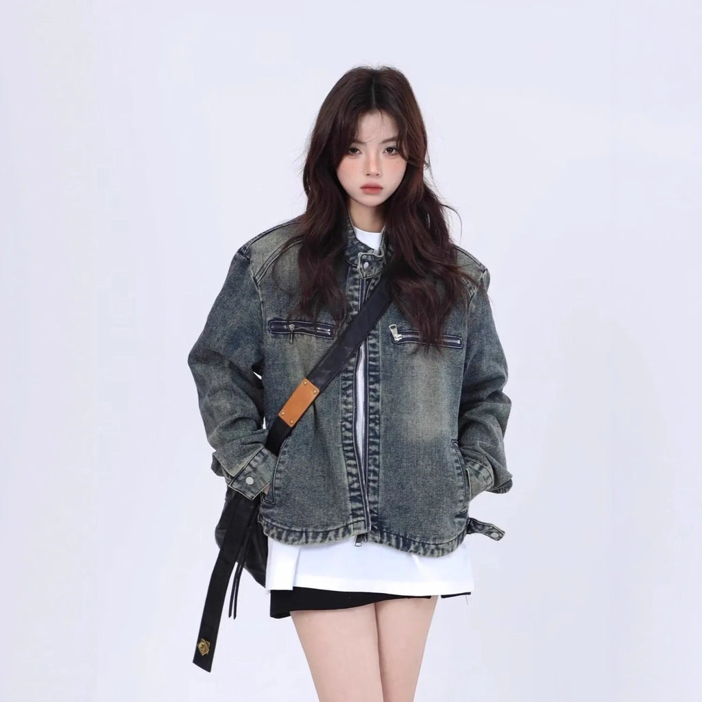 American Vintage distressed denim jacket for women, blue, long sleeves, cotton denim, front view