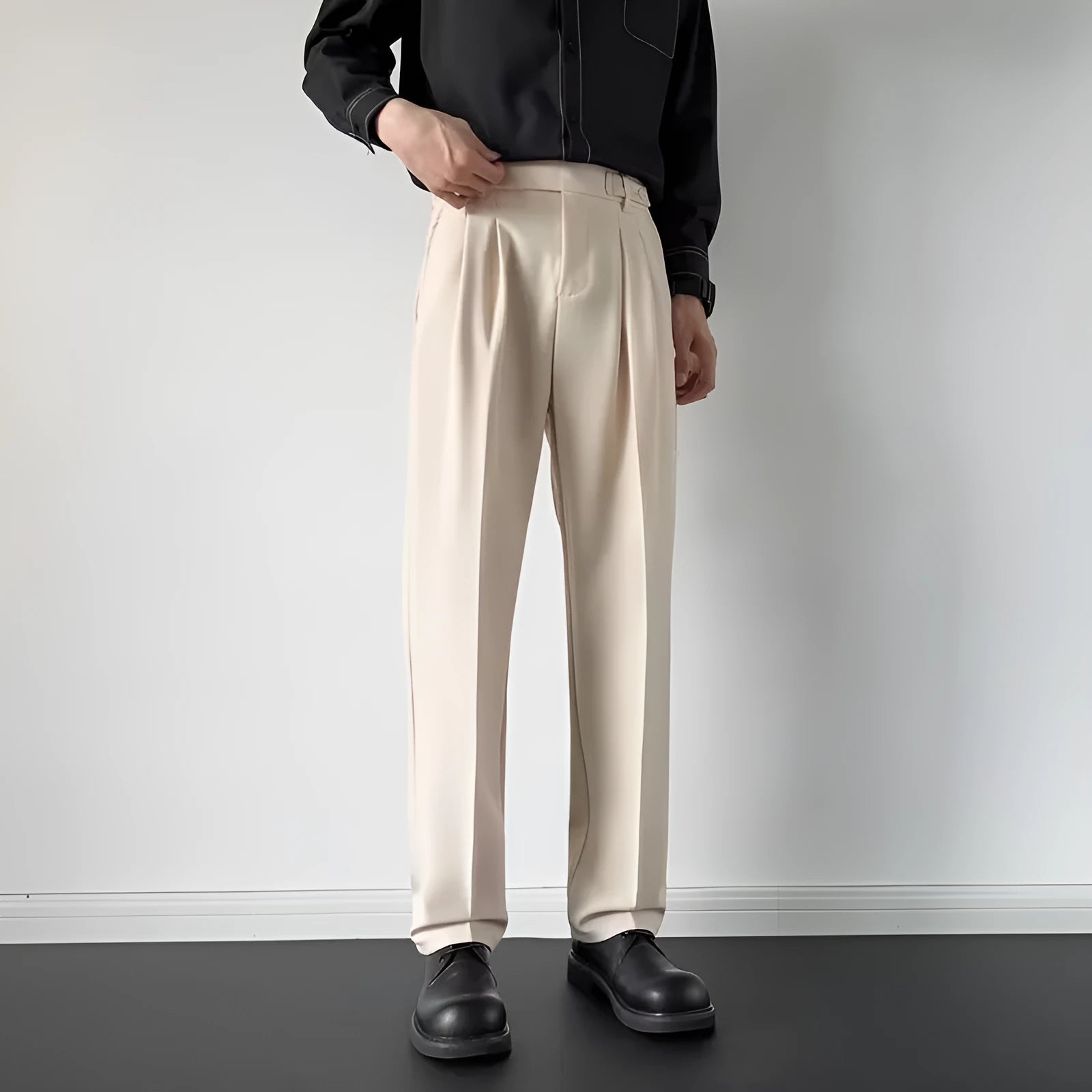 Men's straight-leg suit pants with loose fit in apricot and black polyester fabric
