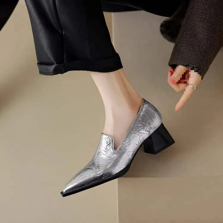 Women's solid colour pointed deep mouth kitten heel shoes with low heel and mid-top shaft