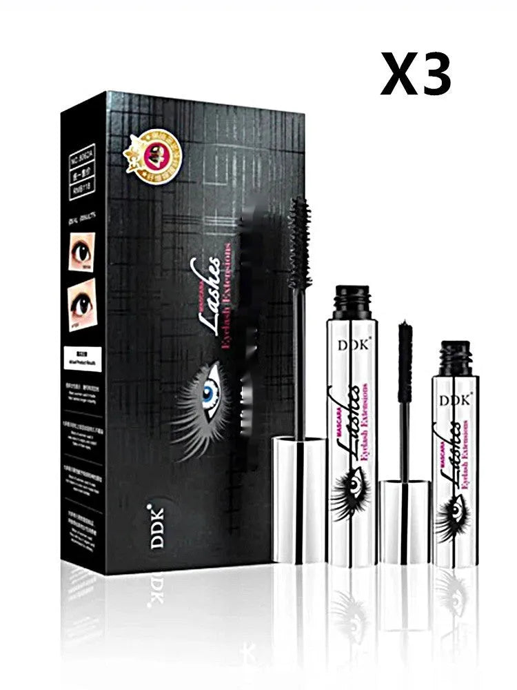 Rolling waterproof mascara with liquid fiber technology and black colour option