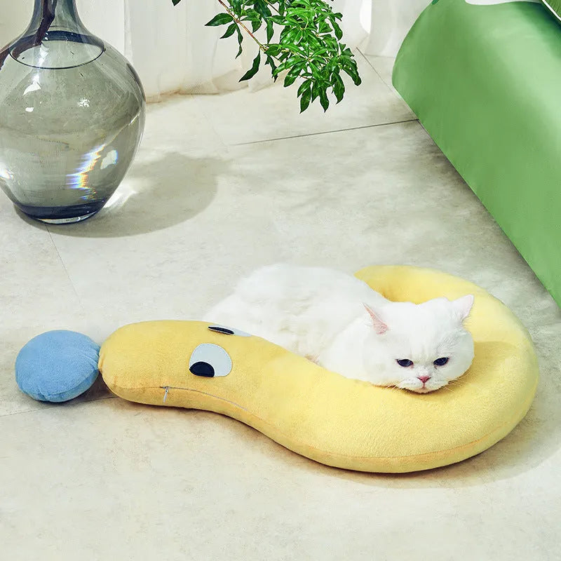 Rectangular blue pet sleeping pillow measuring 62 cm long by 39 cm wide for dogs or cats.