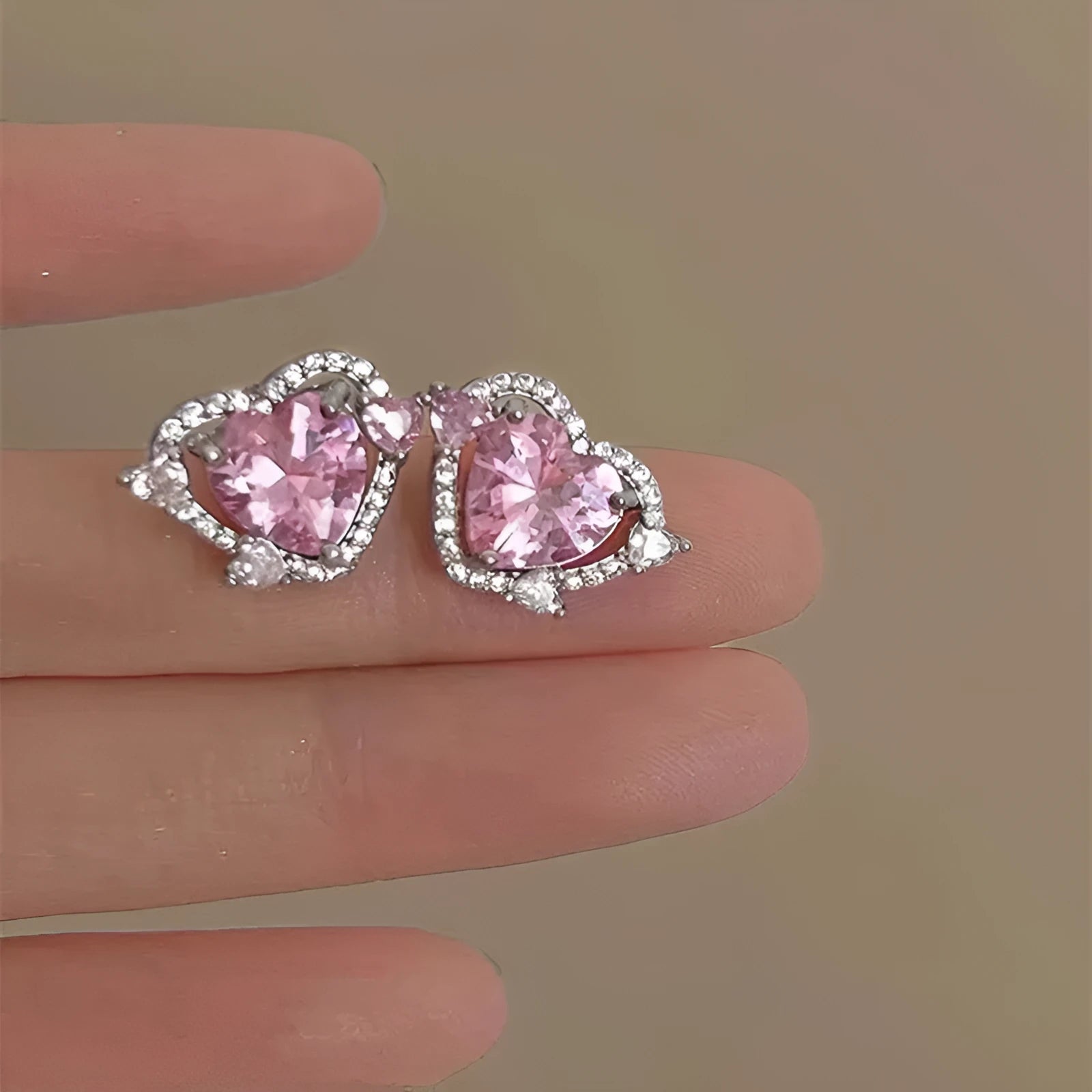 Women's heart-shaped stud earrings with white gold colour electroplated finish