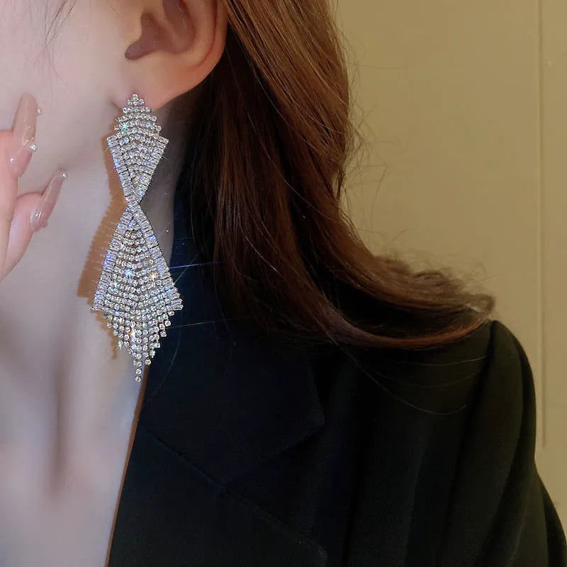 Handmade copper long earrings with rhinestone inlaid geometric claw chain tassel in silver needle-blue