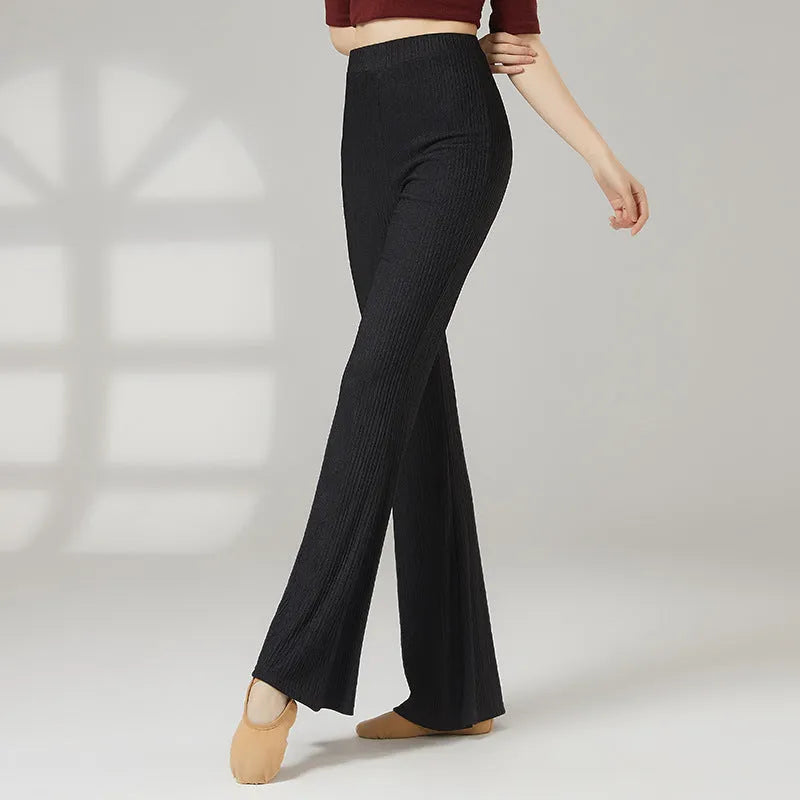 Women's classical dance practice trousers in polyester fabric available in multiple colours for sports training