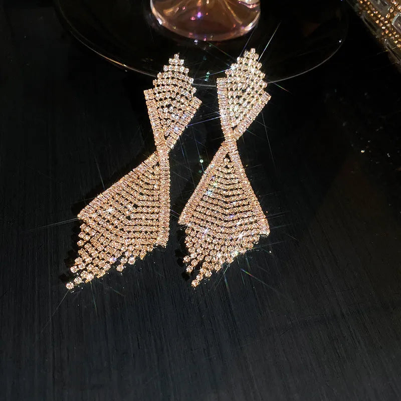 Handmade copper long earrings with rhinestone inlaid geometric claw chain tassel in silver needle-blue