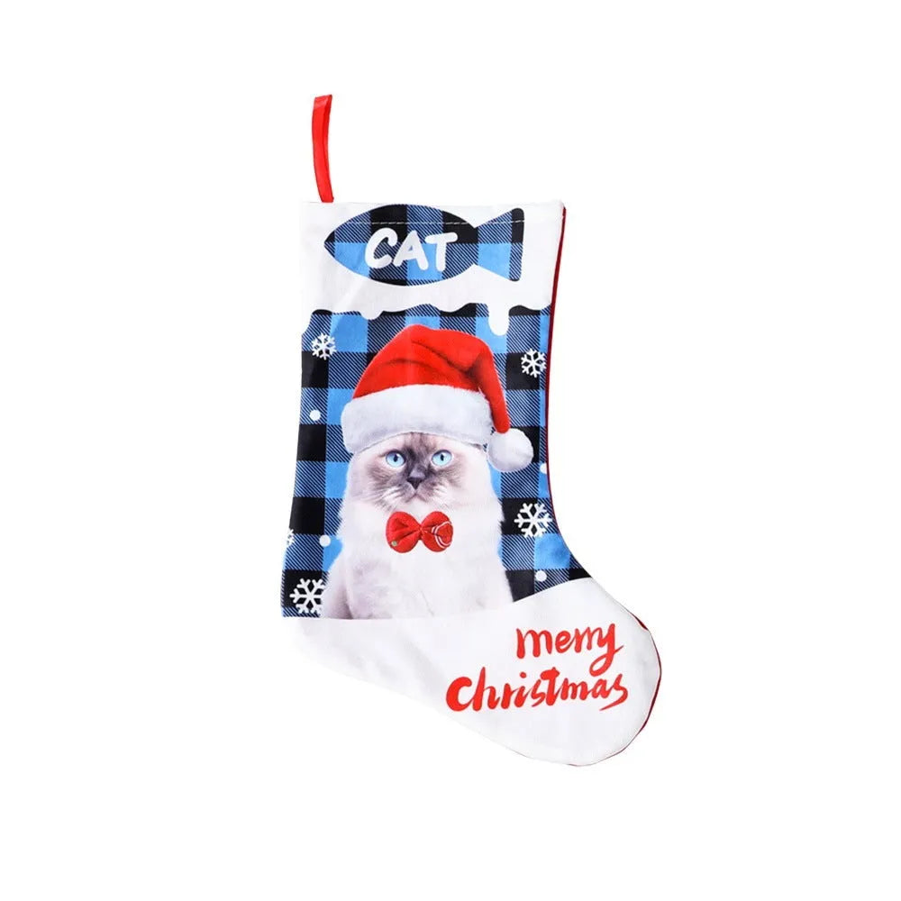 Printed cloth Christmas decoration panel with plaid puppy and cat designs measuring 26x36cm