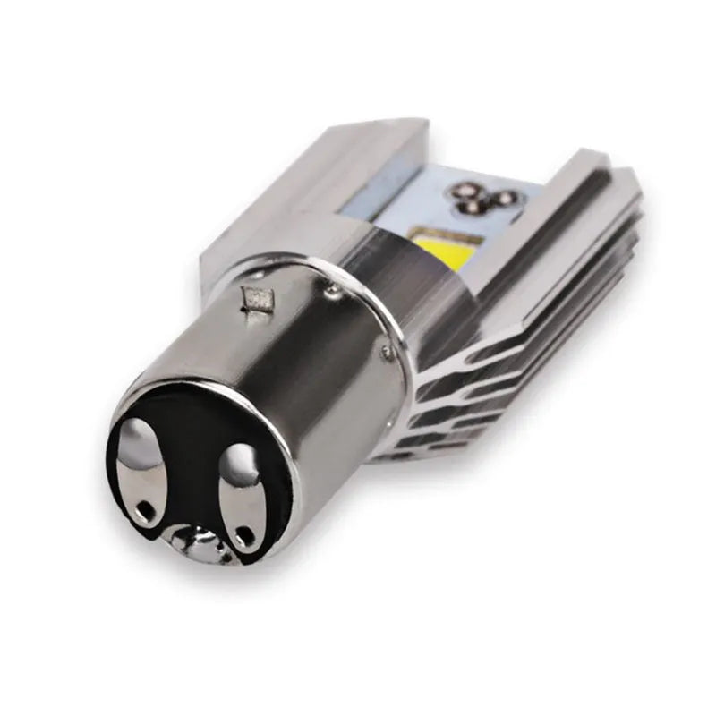Motorcycle LED headlight with aluminium housing and white light output