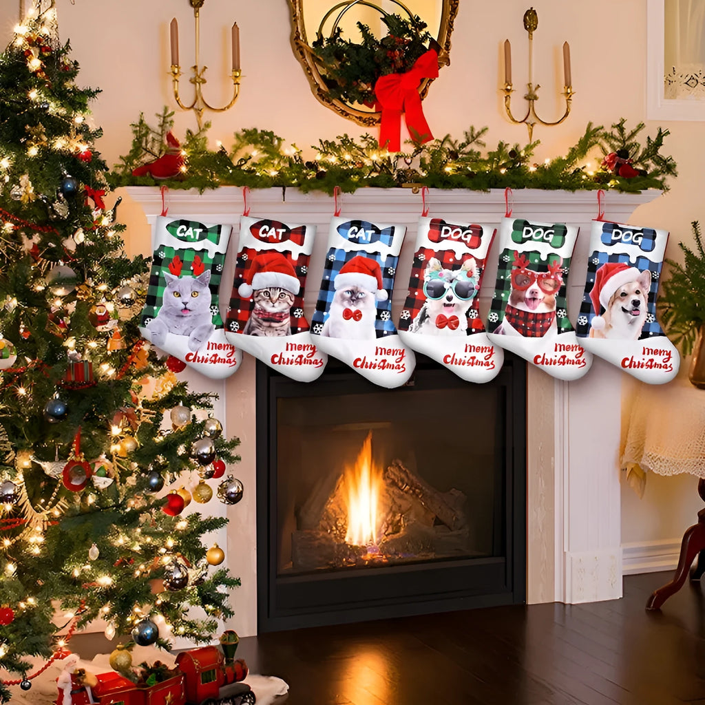 Printed cloth Christmas decoration panel with plaid puppy and cat designs measuring 26x36cm