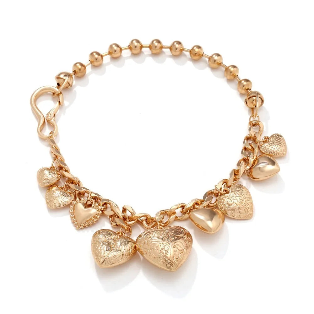 Exaggerated heart-shaped pendant necklace with adjustable chain in gold or white K colour
