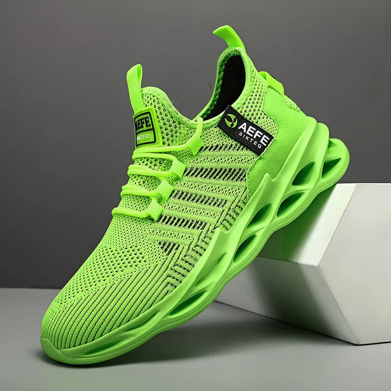 Mesh breathable casual running shoes for men Korean style plus size with cross straps in black